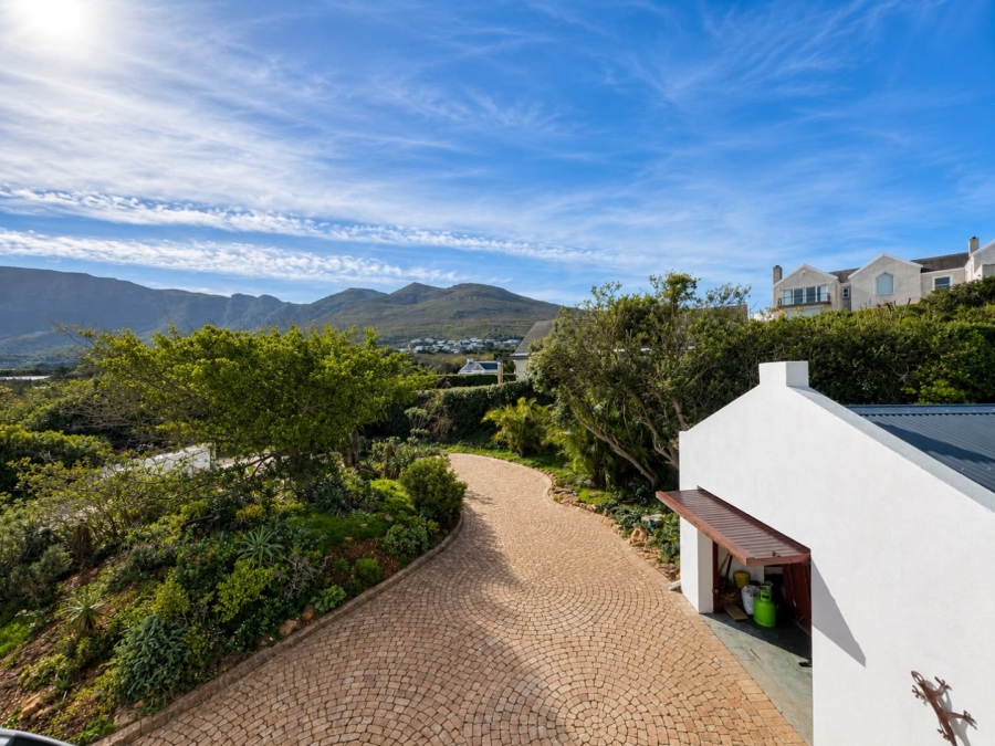 To Let 2 Bedroom Property for Rent in Crofters Valley Western Cape
